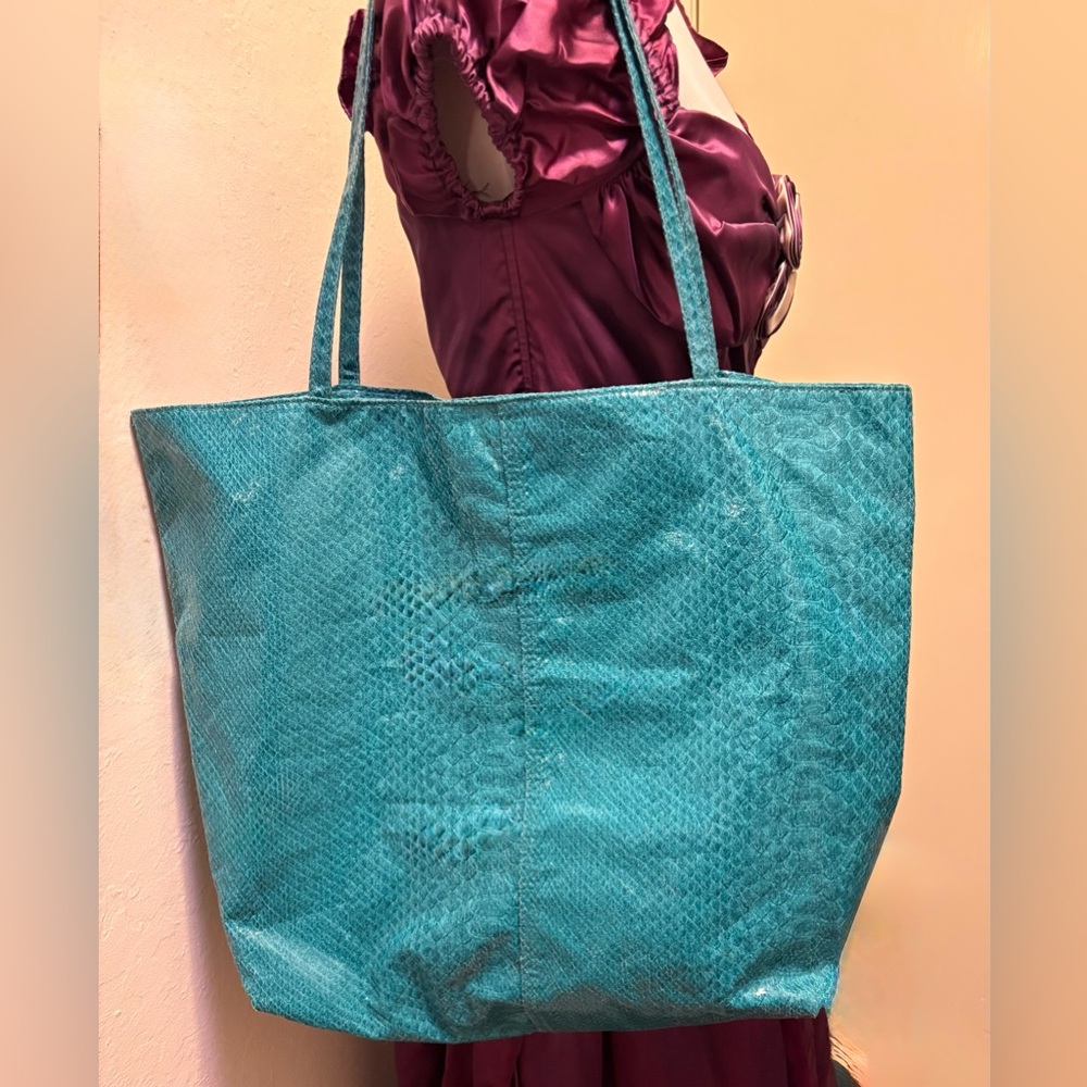 Saks Fifth Avenue Aqua Tote Bag Faux Snakeskin Purse 2 Pockets Magnetic Closure